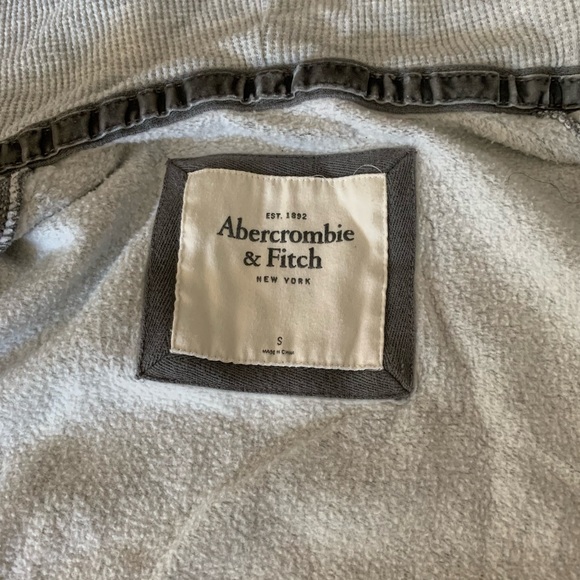 Like New Abercrombie and Fitch Women’s Zip Up Hoodie Gray Size Small - Picture 7 of 7